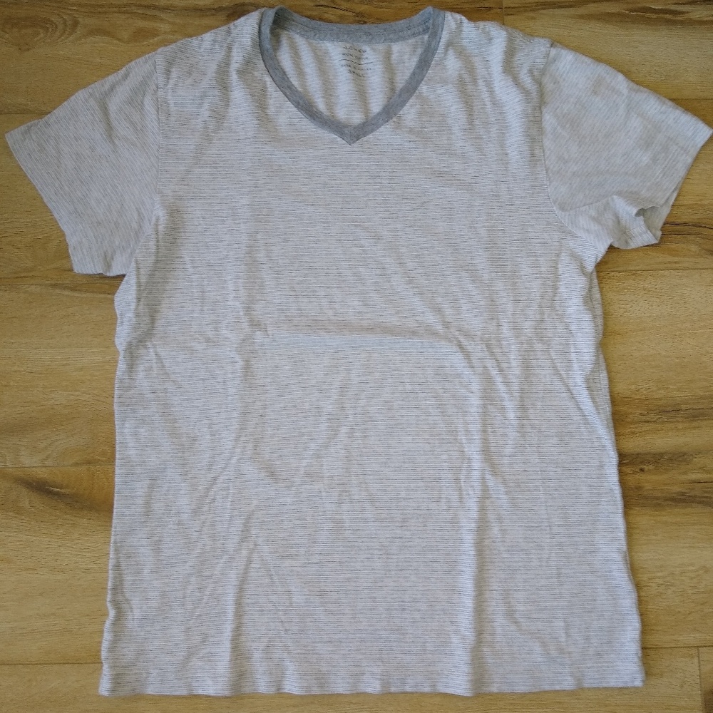 J Crew v neck tee shirt S